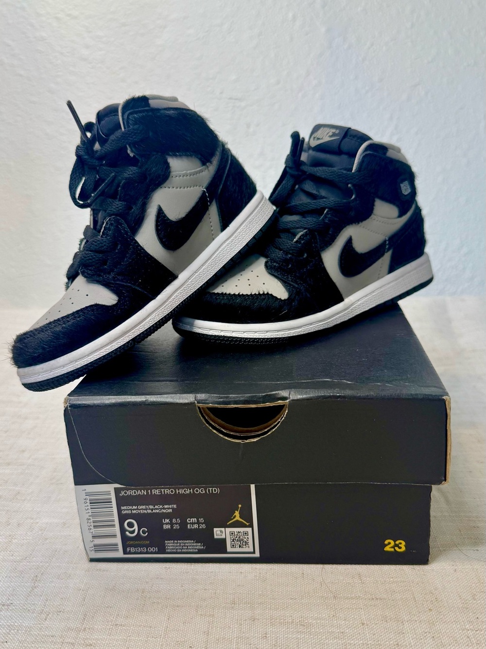 Nike Jordan 1 Retro Kids High-Top Sneakers TD in Black and Grey